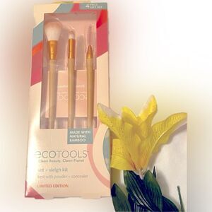 Never used! Limited Edition EcoTools “Set & Sleigh” 4 Piece Gift Set!